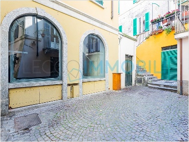 Foto Negozio in vicolo airoldi, Lecco Centro di 91 m² con 1 locali