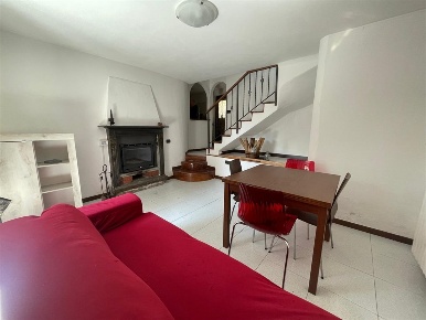 Foto Appartamento in Via Garibaldi, Cuasso al Monte Borgnana di 85 m²