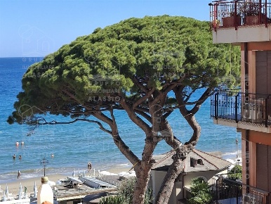 Foto Appartamento in Via Giuseppe Garibaldi, Alassio di 88 m² con 3 locali