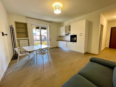Foto Appartamento in VIa Castoldi, Varese Masnago di 80 m² con 3 locali