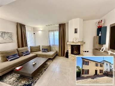 Foto Villa bifamiliare in Via Superiore, Bagnacavallo Villanova di 170 m²