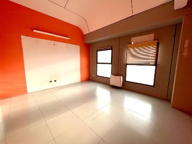 Foto Ufficio in Via Risorgimento, Crosio della Valle di 100 m² con 3 locali