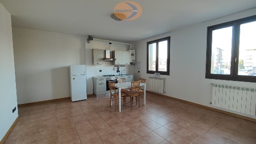 Foto Appartamento in Via Piazza Ezio Citterio, Lomagna Centro di 41 m²
