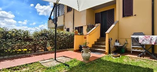 Foto Appartamento in Via Roma, Riparbella di 50 m² con 3 locali in vendita