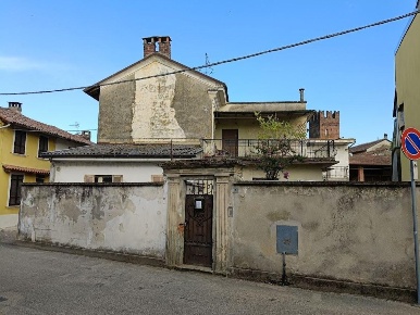 Foto Appartamento a Rosasco Centro di 154 m² con 6 locali in vendita