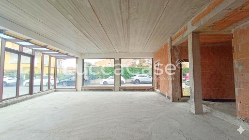Foto Locale commerciale a Lucca San Concordio di 150 m² con 1 locali