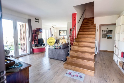 Foto Casa indipendente a Figline e Incisa Valdarno Aiaccia di 250 m²