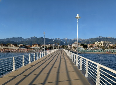 Foto Locale commerciale a Massa Marina di Massa Centro di 43 m² in vendita