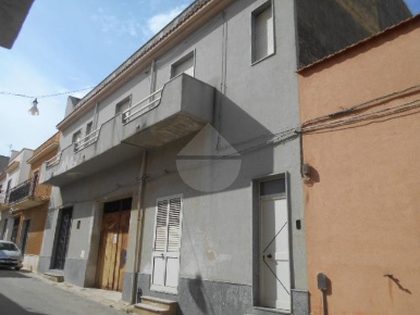 Foto Casa indipendente in Via Giuseppe Mazzini, Campobello di Mazara Centro