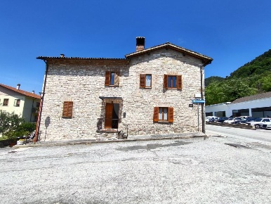 Foto Casa indipendente in Via di Porta Romana, Gubbio Centro di 170 m²