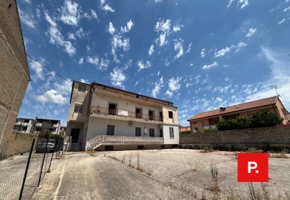 Foto Appartamento in Via Cavacone 47, San Prisco di 160 m² con 5 locali