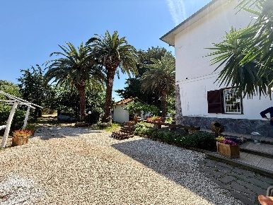 Foto Casa indipendente in Strada Statale Aurelia 27, Orbetello di 169 m²