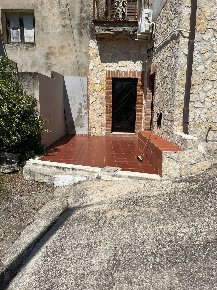 Foto Appartamento in via cesine, Caiazzo di 100 m² con 3 locali in affitto