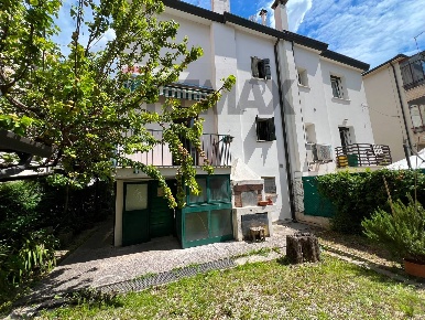 Foto Case semi ndipendenti a Padova Savonarola - Ponte Molino di 155 m²