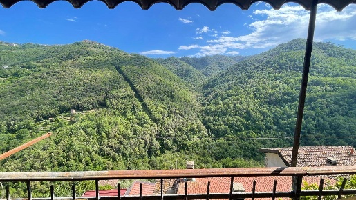 Foto Appartamento in Via Sant'Anna, Apricale Centro di 80 m² con 3 locali
