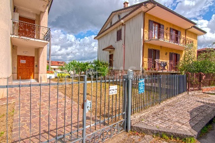 Foto Appartamento in via Mancini, Aiello del Sabato di 60 m² con 5 locali