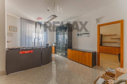 Foto Ufficio in via San Giorgio 24, Triggiano di 130 m² con 4 locali