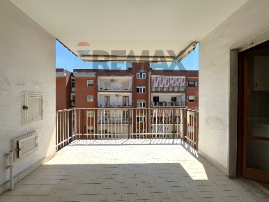 Foto Appartamento in Via Aldo Moro 37, Calvizzano di 90 m² con 3 locali