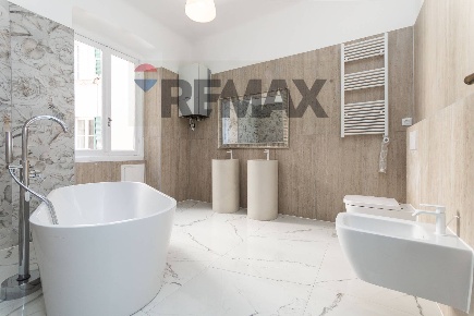 Foto Appartamento in Corso Ugo Bassi 50, Genova Castelletto di 150 m²