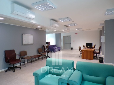 Foto Ufficio in Viale Trieste, Cagliari Stampace di 1822 m² con 47 locali