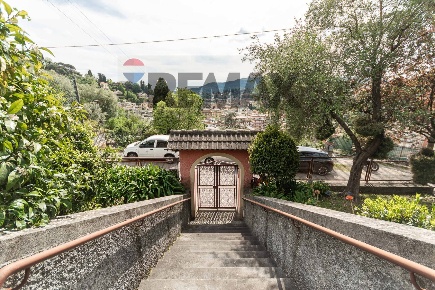 Foto Villa unifamiliare in VIA CAMPORINO, Rapallo Funivia di 300 m²