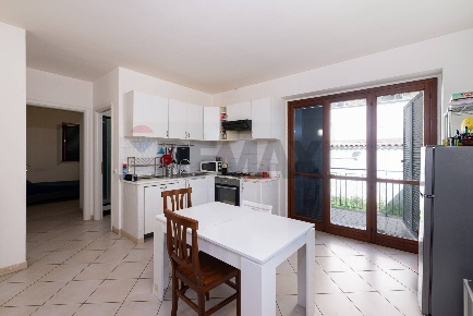 Foto Appartamento in Via del Colle 25, Monterotondo Borgo Novo di 72 m²