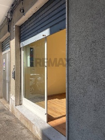 Foto Locale commerciale in Via Piemonte 25/E, Acireale di 30 m² in affitto
