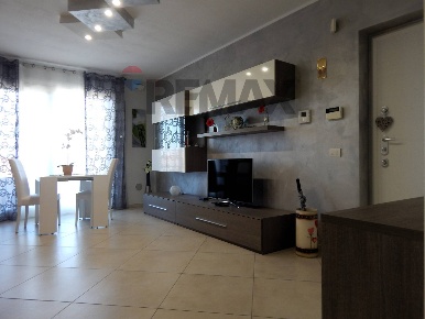 Foto Appartamento in Via Benedetto Croce 10/B, Giussago di 105 m²