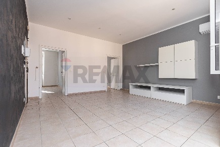 Foto Appartamento a Genova Sestri Ponente di 75 m² con 5 locali in vendita