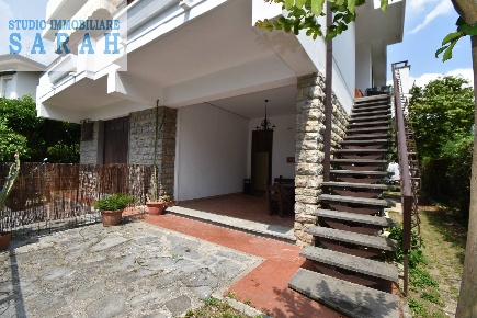 Foto Casa indipendente in Via della Gronda 100, Viareggio di 290 m²