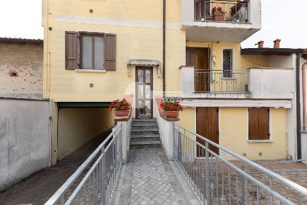 Foto Appartamento in Cresseri 8, Pralboino di 81 m² con 3 locali in vendita