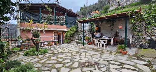 Foto Villa unifamiliare in FRAZIONE  SANGUINETO, Chiavari di 125 m²