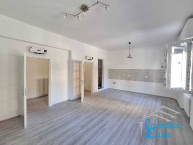 Foto Appartamento in Via del Ponte a Greve, Scandicci di 90 m² con 4 locali