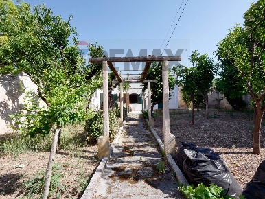 Foto Villa unifamiliare in Via Duilio 16, Bari Ceglie del Campo di 370 m²