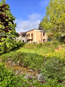 Foto Case semi ndipendenti in VIA SOMBICO 41, Canzo di 184 m² con 4 locali
