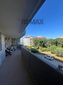 Foto Appartamento in Via Leonardo Del Turco 1, Bari Santo Spirito di 100 m²