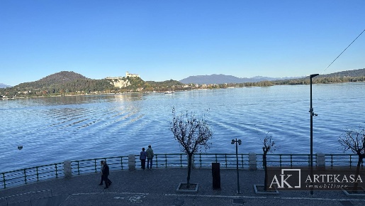 Foto Appartamento in Piazza del Popolo 46, Arona Centro di 180 m²