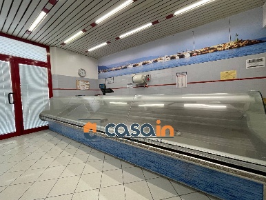 Foto Locale commerciale in VIA CRISPI 30, San Benedetto del Tronto di 60 m²