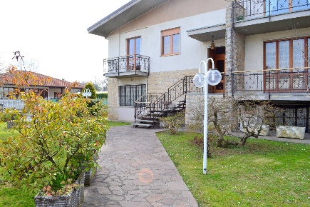 Foto Villa unifamiliare in via bustigatti, Capriate San Gervasio Centro