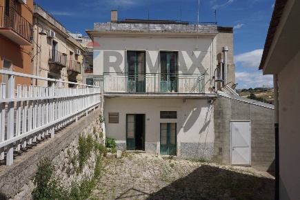 Foto Casa indipendente in via dei vespri 160, Giarratana di 90 m²