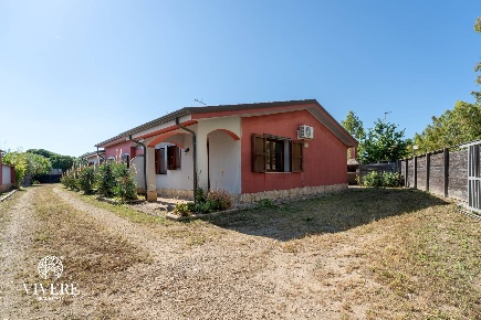 Foto Villa a schiera in Via Su Pranu, Masainas di 75 m² con 3 locali
