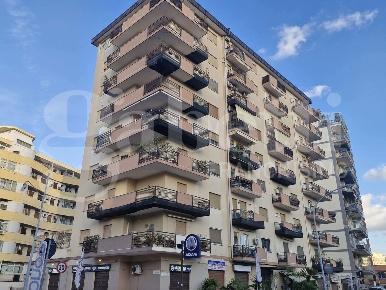 Foto Appartamento in adolfo holm, Palermo Noce di 96 m² con 3 locali