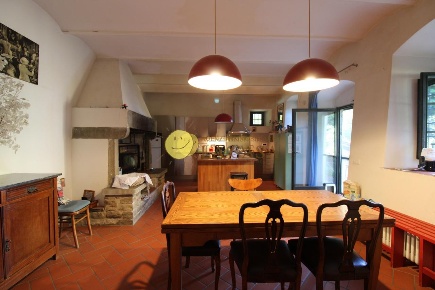 Foto Casale a Castelfranco Piandiscò Pian Di Scò di 300 m² con 18 locali