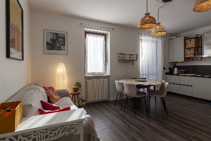 Foto Appartamento in Via Val Zerbo, Abbadia Lariana Centro di 110 m²