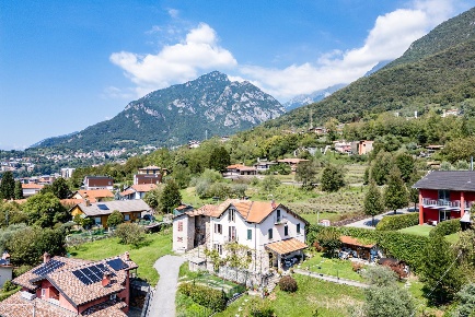 Foto Casa indipendente in Sentiero per Maggiana, Mandello del Lario Centro