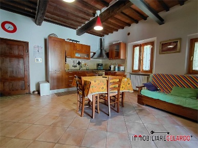 Foto Appartamento a Colle di Val d'Elsa Colle Bassa, Via Gramsci di 70 m²