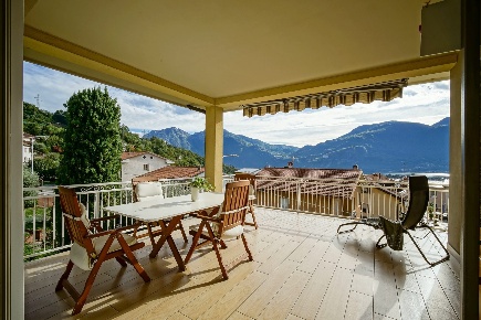 Foto Casa indipendente in via per maggiana, Mandello del Lario Centro