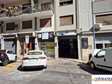 Foto Locale commerciale a Palermo Roma - Cavour di 282 m² con 1 locali