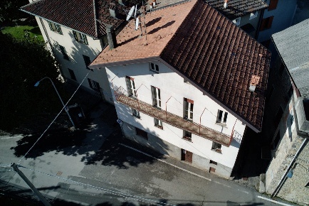 Foto Casa indipendente in Via di Era, Mandello del Lario Centro di 247 m²