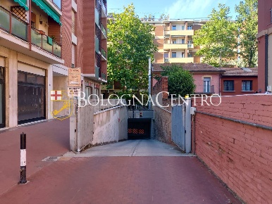 Foto Posti auto in Via Giuseppe Massarenti, Bologna Massarenti di 23 m²